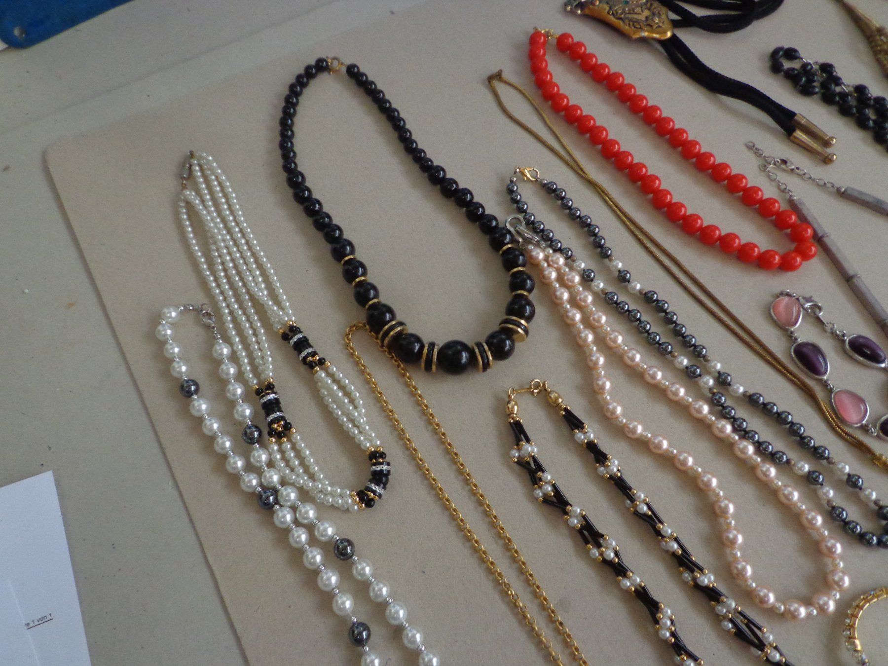 Altri gioielli: 1 Posten Modeschmuck + 2 Modeuhren ab 1.- – Usato da Zofingen venduto da schmidi67 1