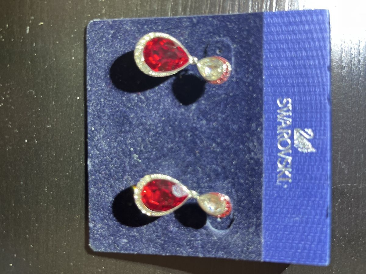 Swarovski Altri gioielli: Swarovski Collier und Ohrstecker – Usato da Subingen venduto da Lyana 1