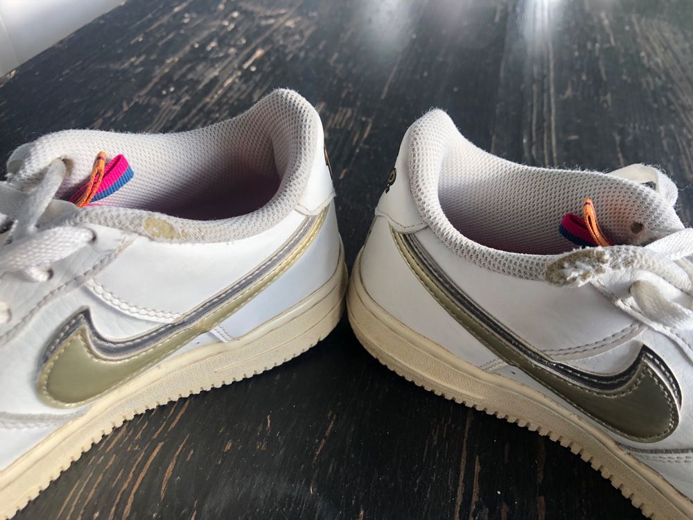 NIKE Air Force 1 LV8 GS Sneaker weiss Gr. 37 5 Acheter sur Ricardo