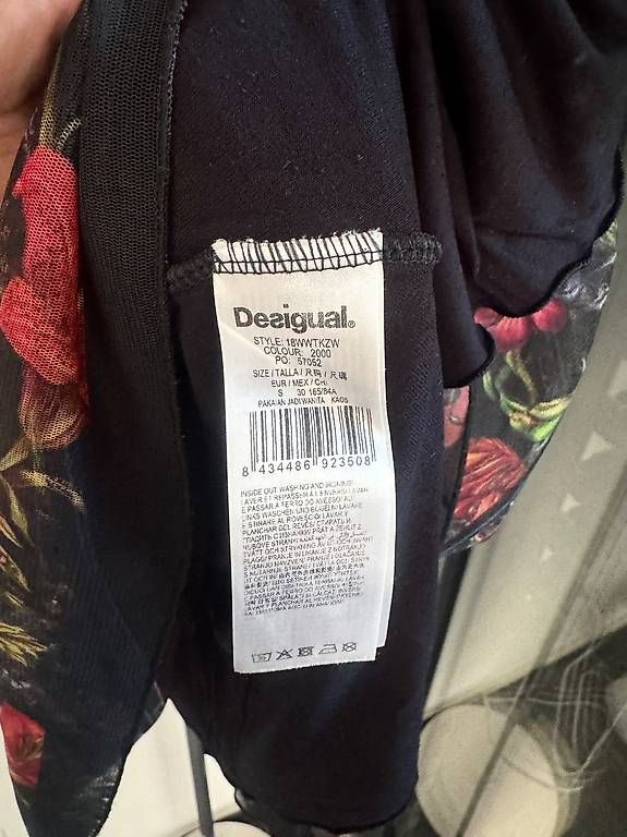 T-shirt: Maglietta Desigual mai indossata  – Usato da Massagno venduto da whi_d5bd 2