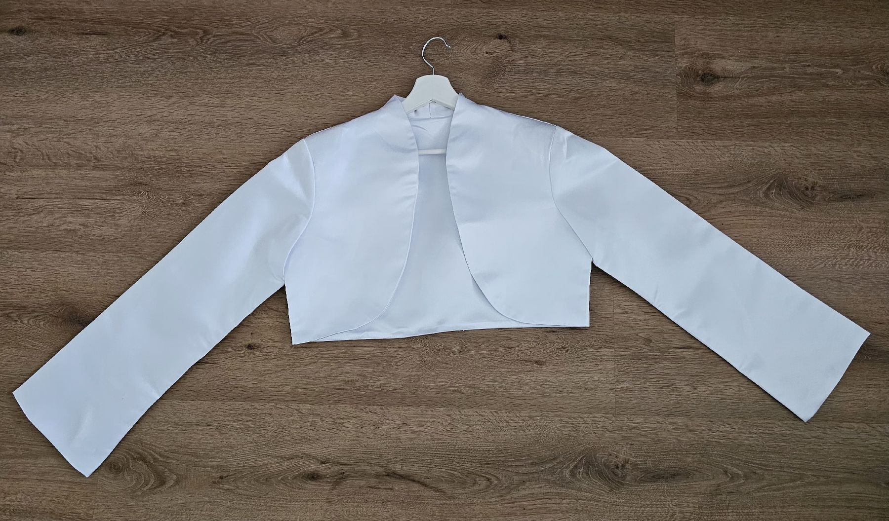 Bolero: Festliches Bolero Satin L – Nuovo (secondo la descrizione) da Büttikon AG venduto da PAM120319