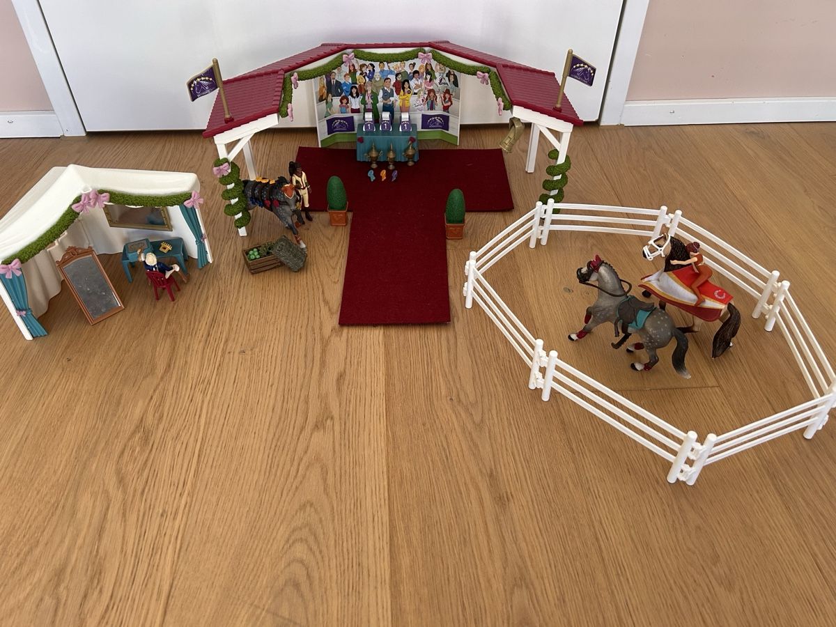 Schleich Spielzeuge: Schleich Grosse Pferdeshow – Gebraucht aus Root von pem_xnw7