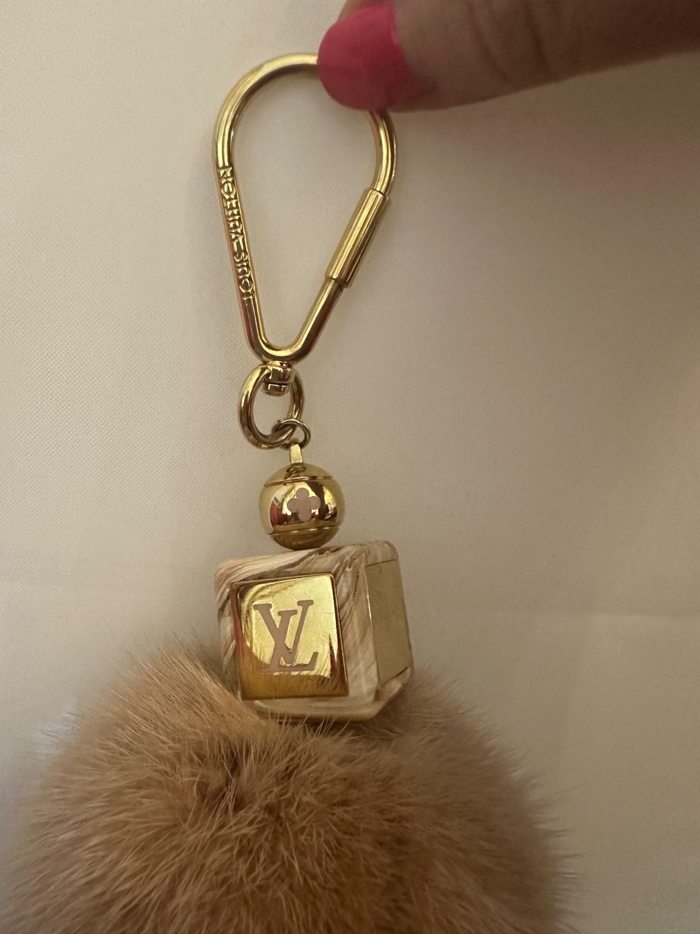 Louis Vuitton Portachiavi: Louis Vuitton Schlüsselanhänger Bommel Nerz – Usato da Basel venduto da Blausara707 5