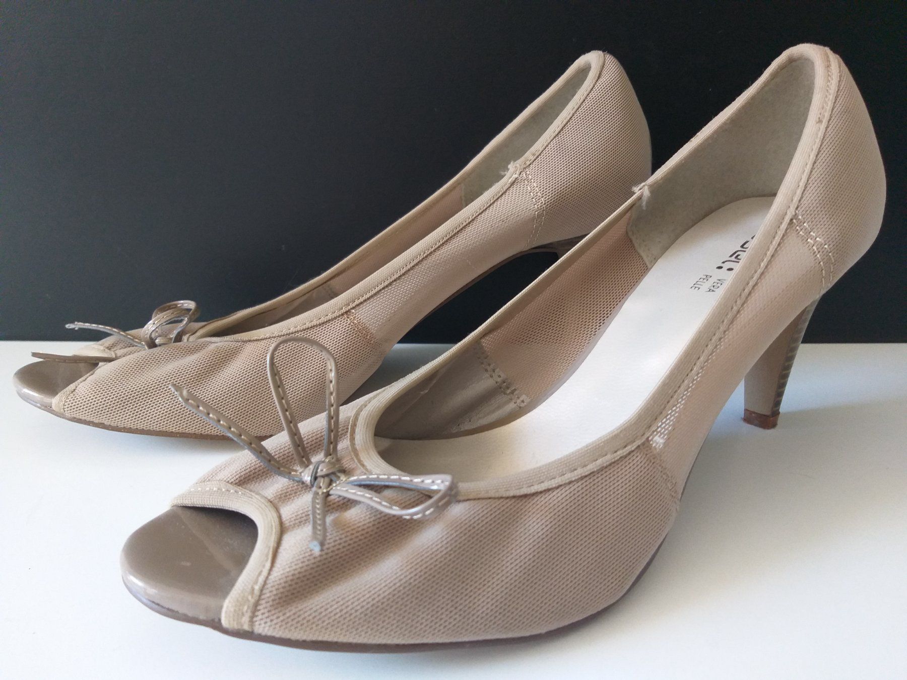 Scarpe da donna: OBSEL Chaussures beige à talon pointure 40 – Usato da Cossonay-Ville venduto da Les_1001_perles 2