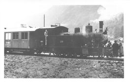 RhB GR Dampflokomotive 208 mit historischem Wagen foto 14 x9