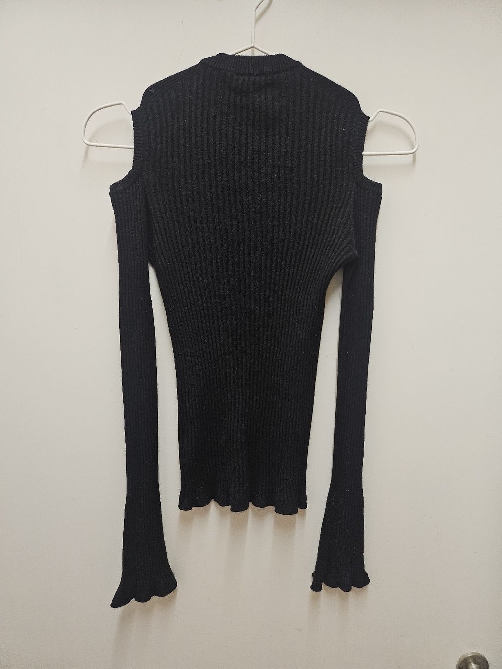 Maglioni & Felpe: Kaschmir/Seide Pullover schwarze kalte Schulter – Usato da Zürich venduto da eri_8w5v 5