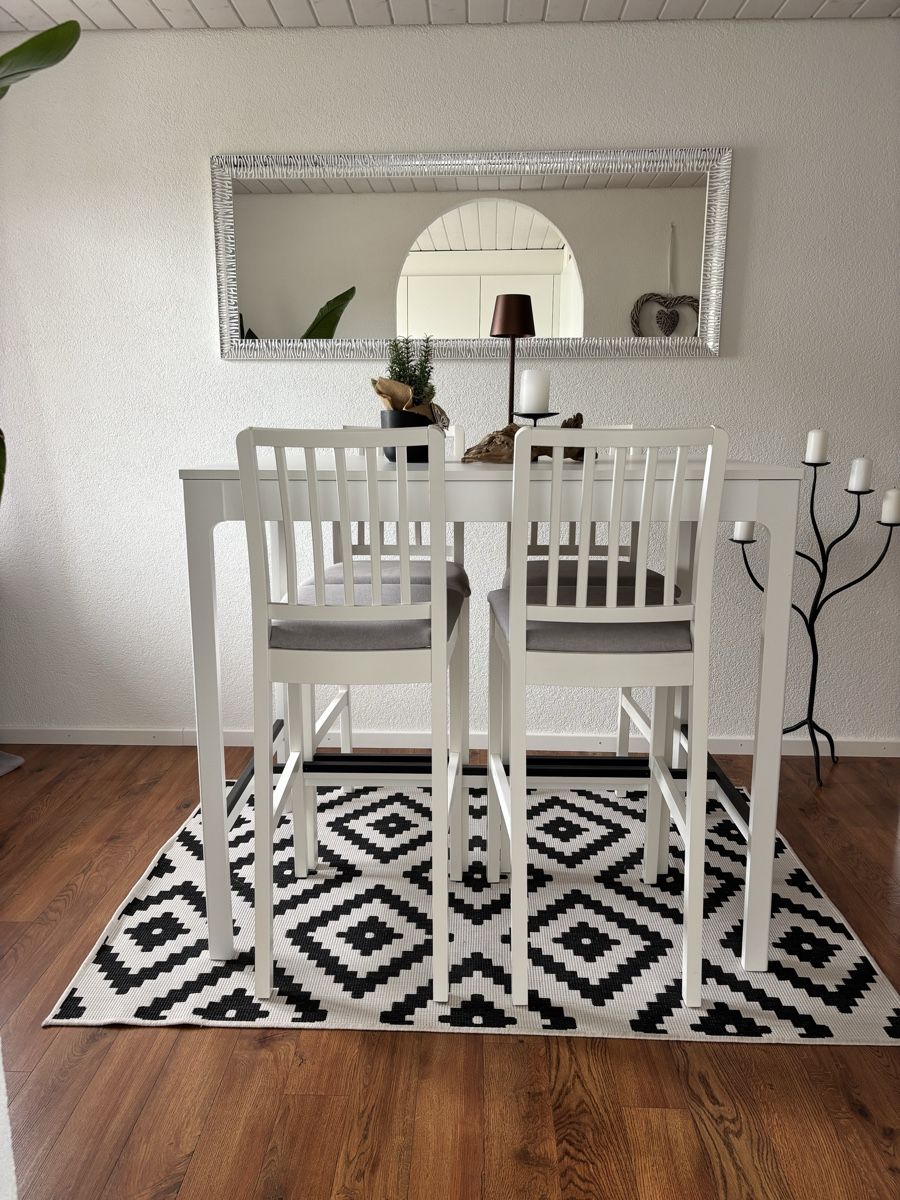 Ikea Tables: Esstisch mit 4 Barhocker – D'occasion à Tägerwilen par sandy_72 2