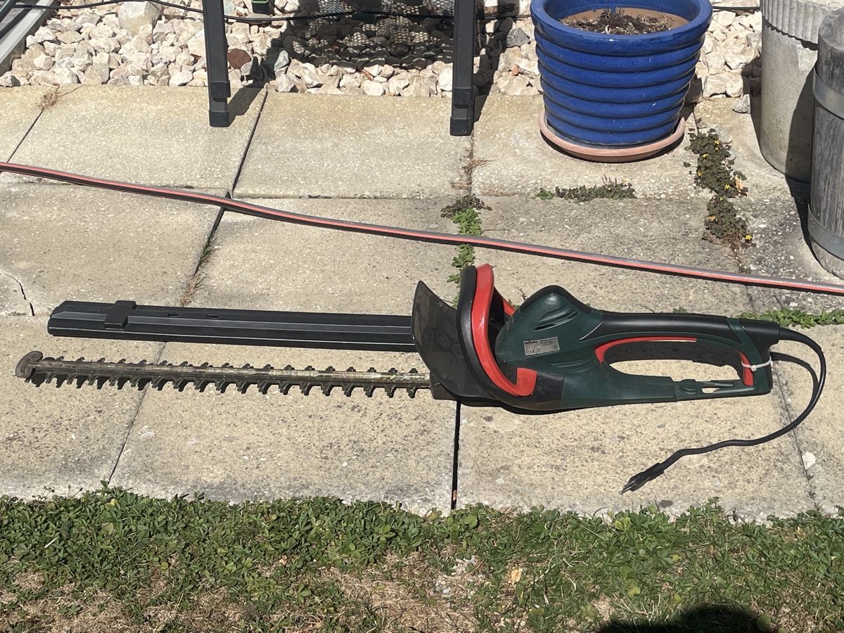 Metabo Alle Werkzeuge: Heckenschere Metabo HS 8675 Quick gebraucht, defekt – Defekt aus Effingen von dinuspichi