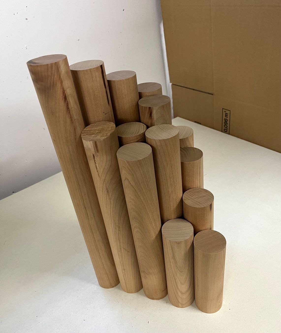 Articoli in legno: EU-Kirschholz Rundstäbe, Durchmesser 43mm – Usato da Weinfelden venduto da Kathydoes 1