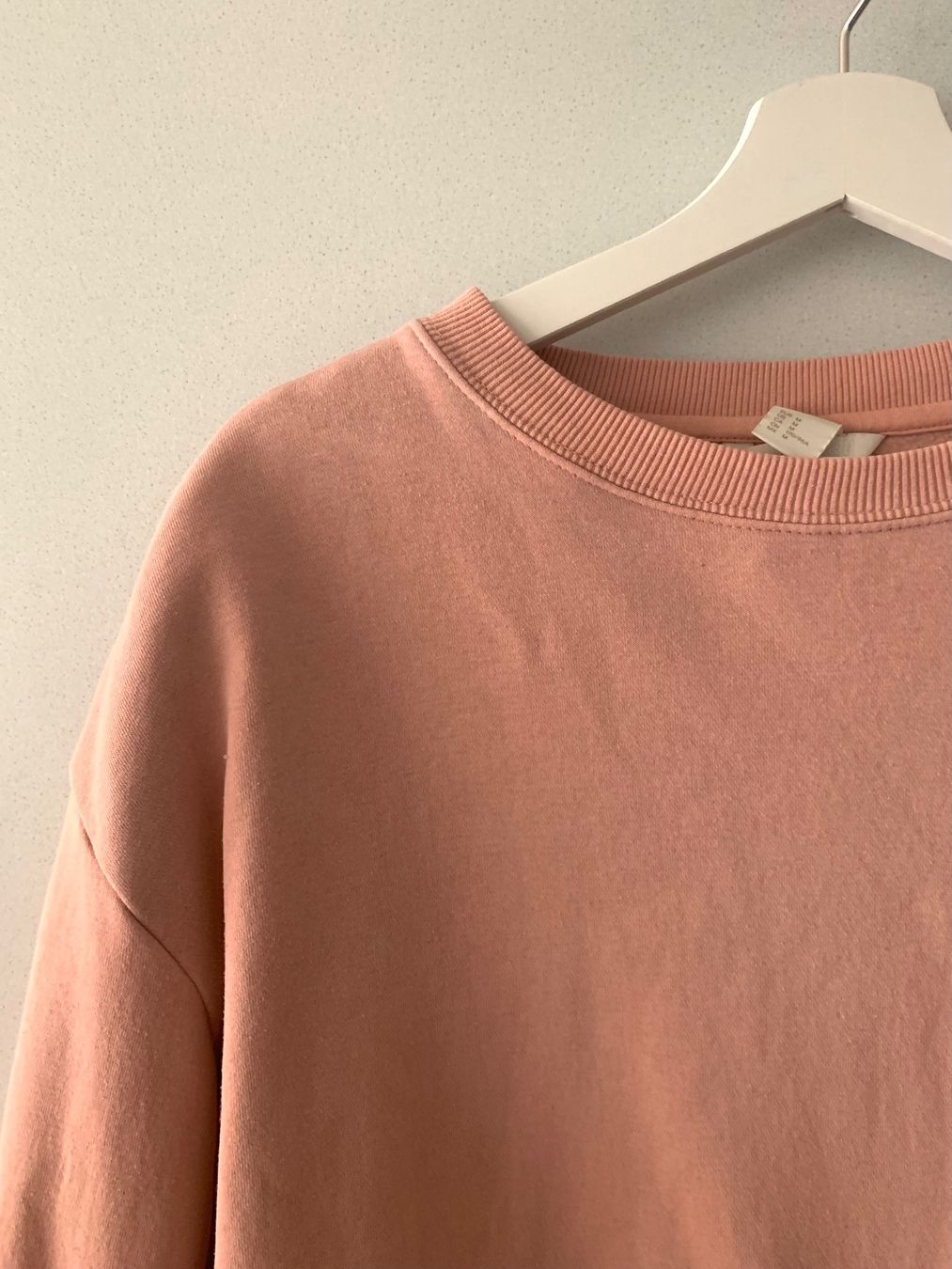 H&M Pullover & Sweatshirts: Pullover / Sweatshirt Rosa – Gebraucht aus Luzern von Leaaa 1