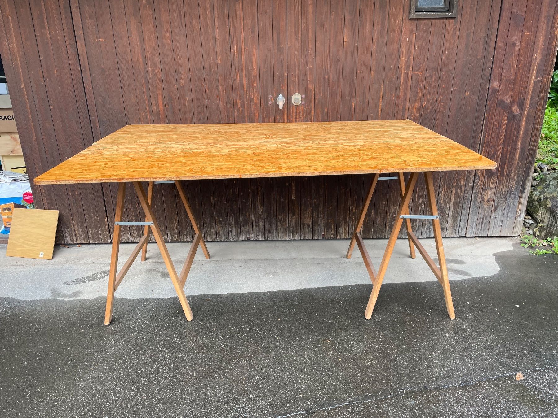 Tavoli: Tisch / Markttisch – Usato da Luzern venduto da Sontru 1