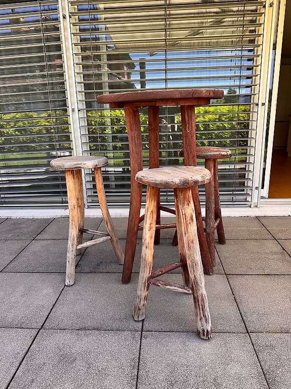 Set di tavolo e panche: Massives Teak-Gartenmöbel Set  Stehtisch mit 3 Hockern – Usato da Küsnacht ZH venduto da Niek_zurich 2