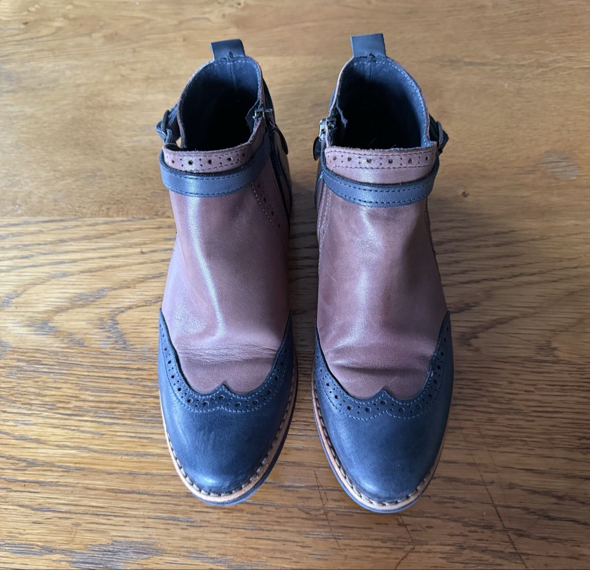 Scarpe da donna: Stiefeletten Damen, 36, zweifarbig – Usato da Schwanden b. Brienz venduto da Baal1