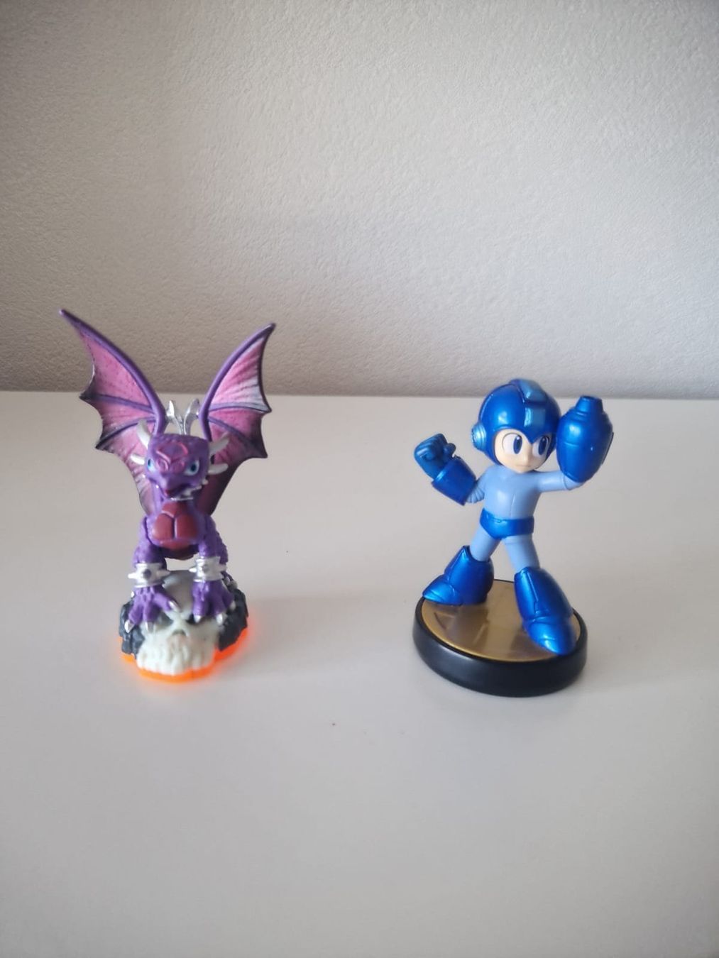 Nintendo Giochi: Skylander XBOX und Nintendo Amiibo Mega Man – Nuovo (secondo la descrizione) da Romont FR venduto da Joe_xkh9