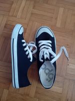 dunkelblaue Turnschuhe Gr. 41