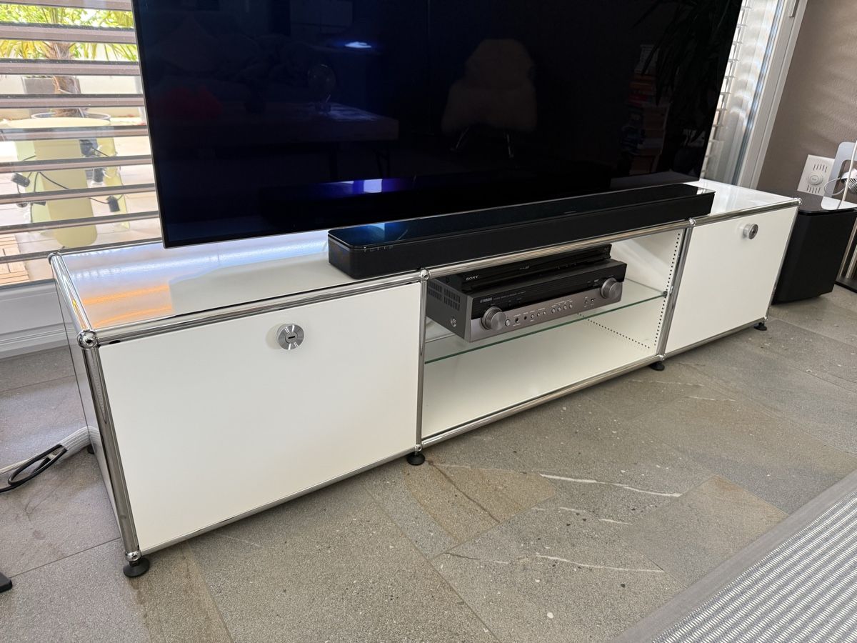 USM Meubles TV: USM Sideboard weiss – D'occasion à Ostermundigen par Schneehaesli08 1