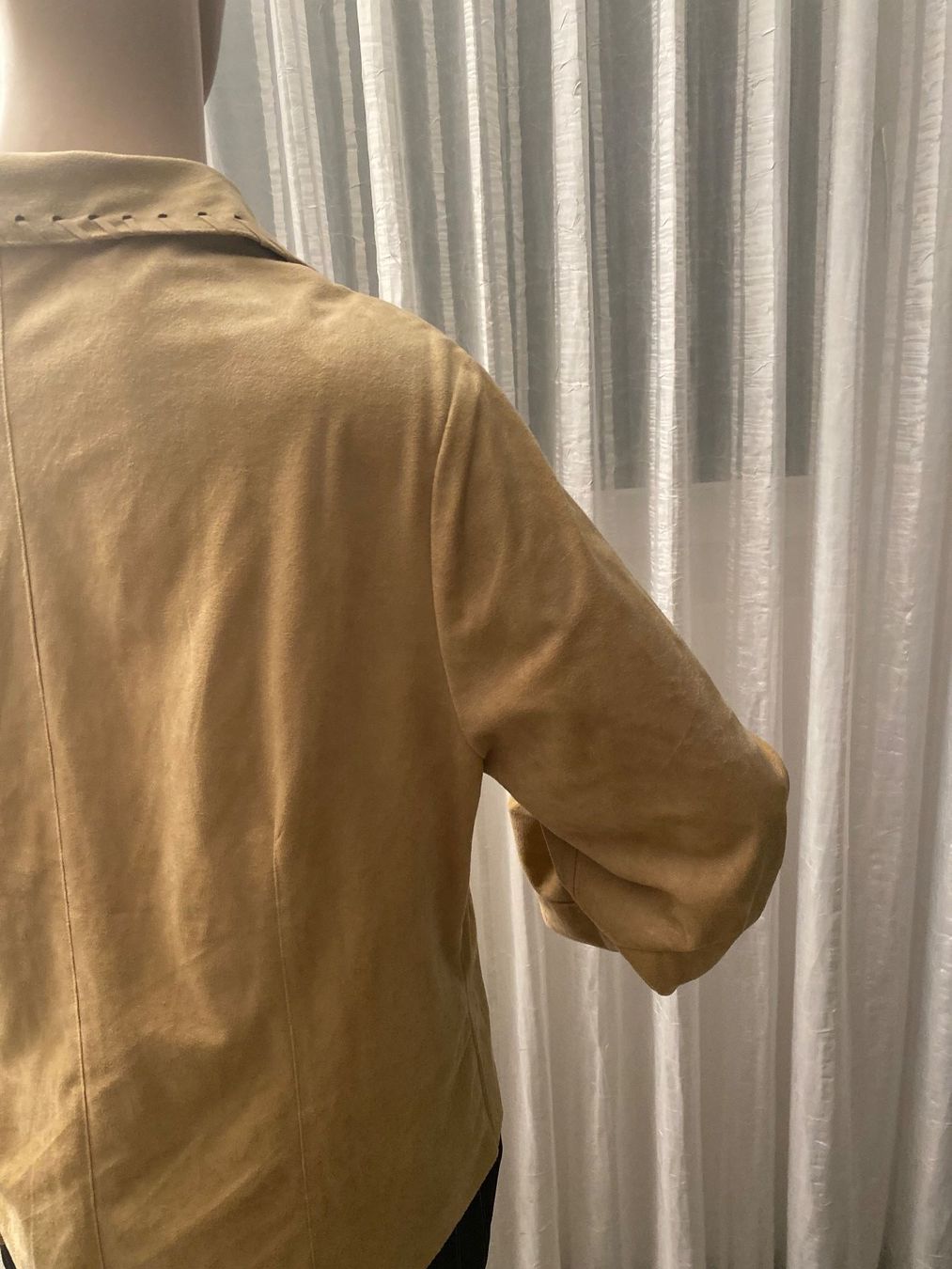 Camicette: Extravagante seltene Kunstwildleder-Bluse, beige, Gr. 46 – Usato da Winkel venduto da ferrari2022 7