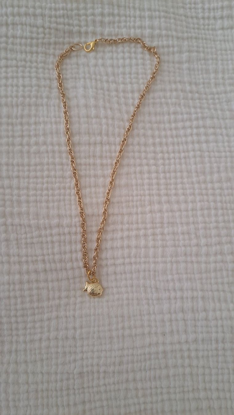 Catenine: chaîne 40 cm avec pendentif poisson rond – Nuovo (secondo la descrizione) da Chêne-Bourg venduto da n4r_7kyb