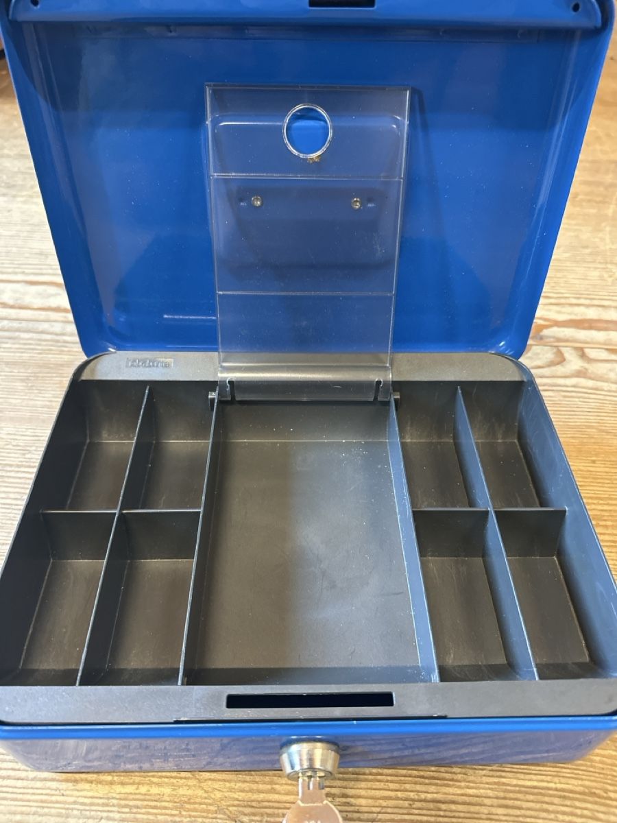 Registratore di cassa: Kassenschublade blau mit Einsatz und Schluessel – Usato da Baar venduto da Hillsboro 3