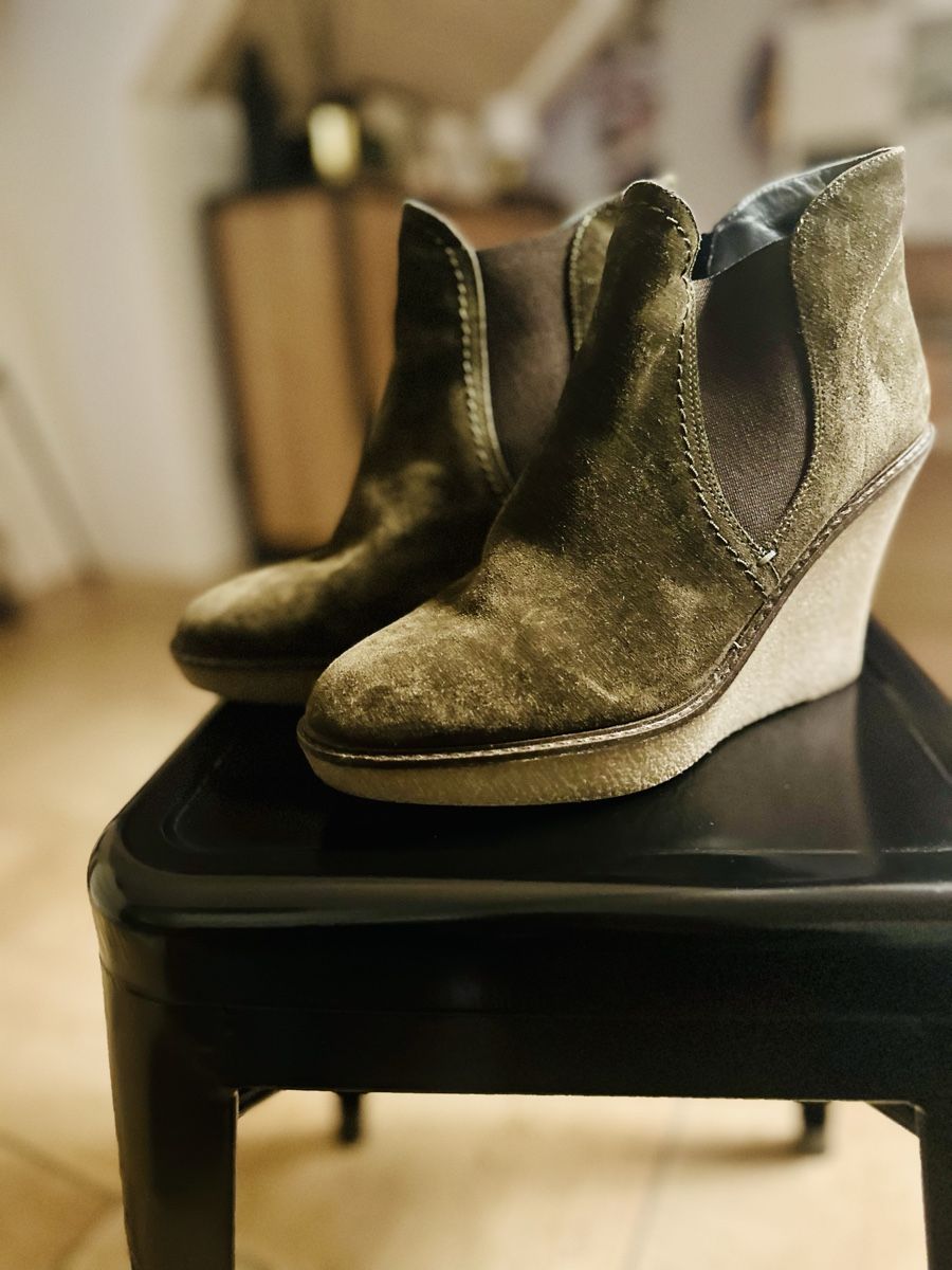 Scarpe da donna: Wildleder Keilstiefeletten Gr. 38 – Usato da Uetikon am See venduto da Mici_Ki
