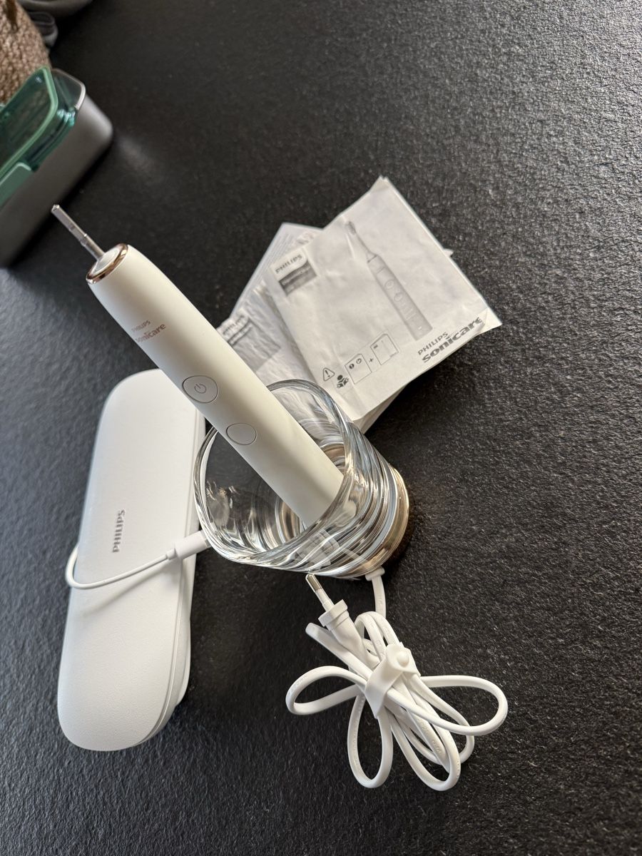 Philips Sonicare Cura dei denti: Philips Sonicare Zahnbürste DiamondClean 9000 – Usato da Würenlos venduto da PeMa07