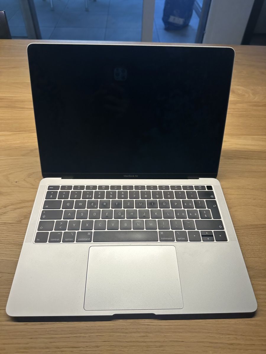 Apple Notebook: Apple MacBook Air silber 2018 gebraucht – Usato da Wil SG venduto da val_hx8l 1