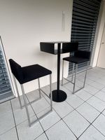 Bartisch Set mit zwei Barhockern schwarz guter Zustand