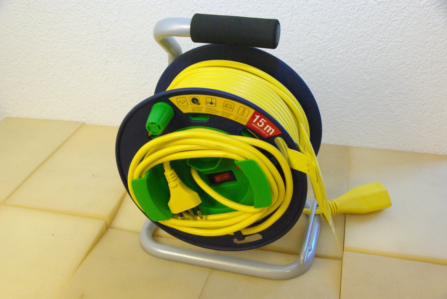 Cavi: Kabeltrommel mit 15m Kabel, gelb – Nuovo e nell'imballaggio originale da Herisau venduto da Cevianer1844