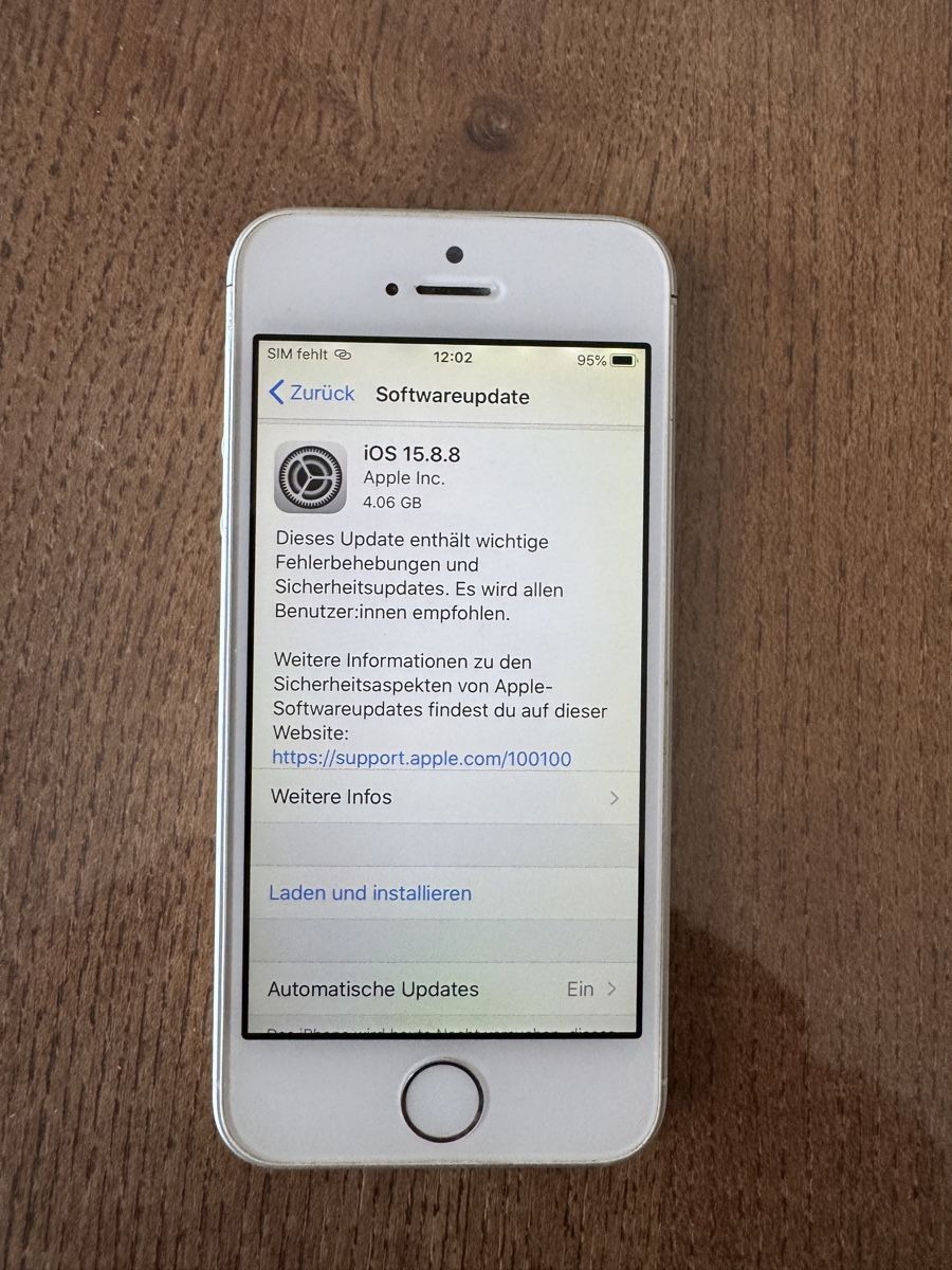 Apple Handys / Smartphones: iPhone SE 64 GB gebraucht Software 13.3.1 – Gebraucht aus Dietikon von Leodnd 1