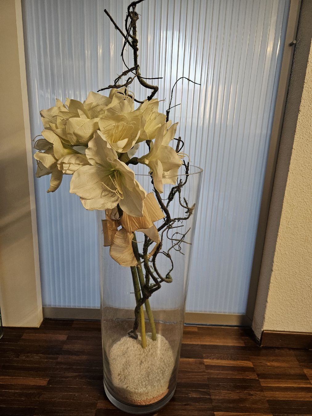 Tutte le decorazioni: Schöne Glasvase mit wunderschöne Amaryllis Kunstblumen  – Usato da Volketswil venduto da leroiv