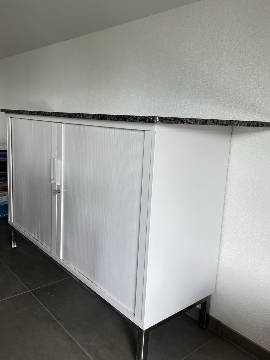 Cassettiere: Sideboard mit Granitplatte – Usato da Münsingen venduto da lar_98wg 1