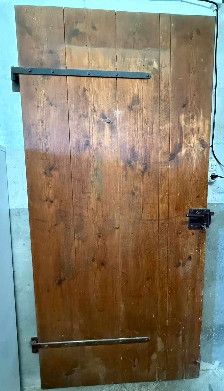 Porte: Alte Holztür – Usato da Worb venduto da DomeC0