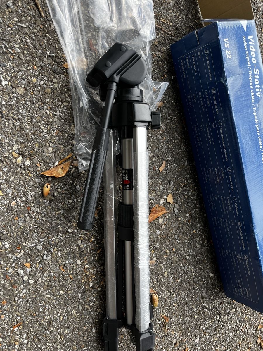 Autres décorations & accessoires: Tripod Vivanco VS 22 silver black new condition – Neuf (Voir description) à Hinterkappelen par nic_kzp2 1