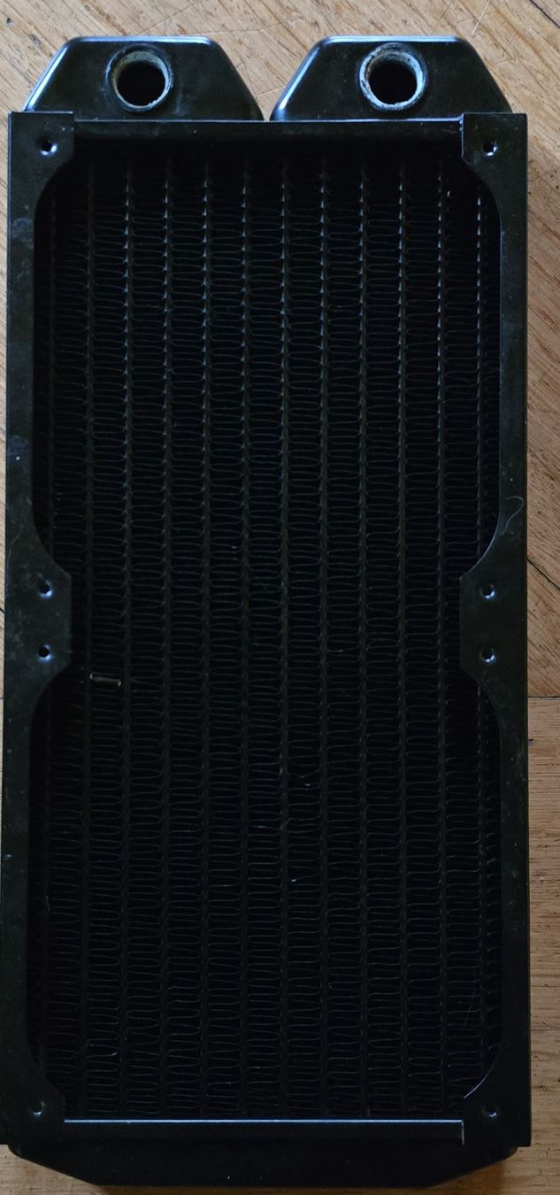 PCs: Wasserkühlung Radiator 240 – Gebraucht aus Muri b. Bern von Sasma