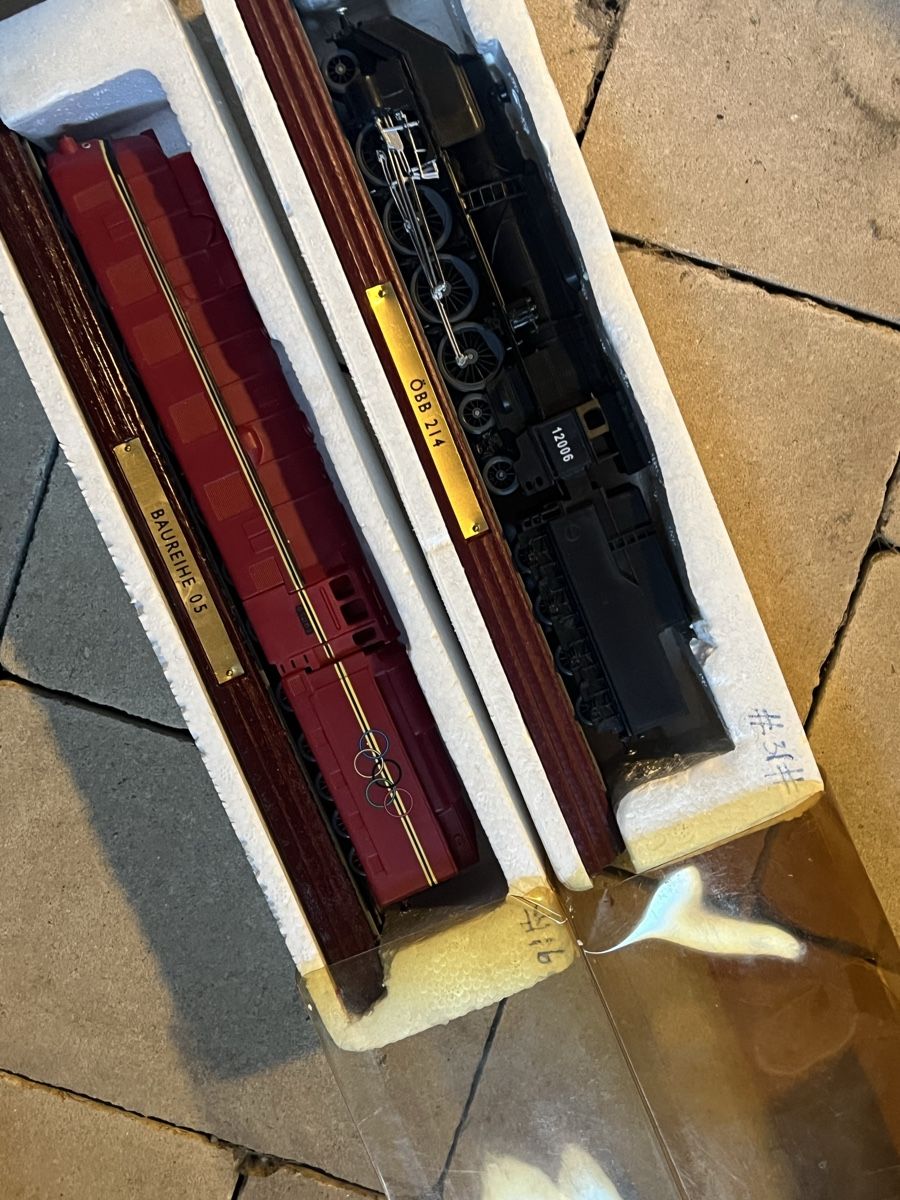 Modellini di ferrovie: Modelleisenbahn Lokomotiven 9Stk – Usato da Dittingen venduto da Bellevista 1