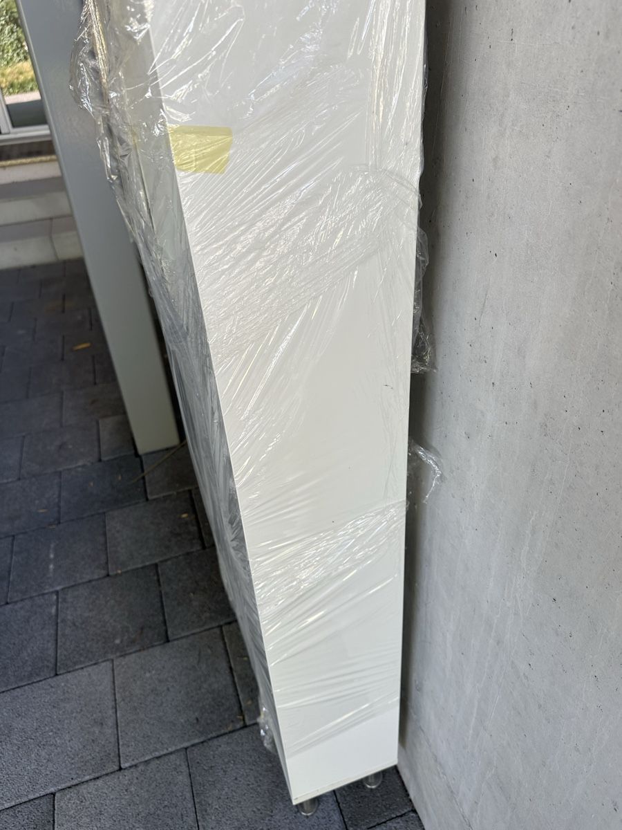 Schränke: Schmaler Schuhschrank weiss Ikea – Gebraucht aus Seedorf BE von frank7031 4