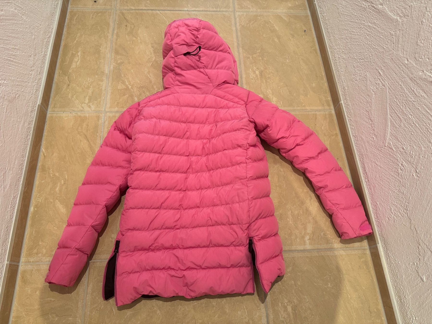 Peak Performance Giacche: Performance Peak wunderschöne Winterjacke, S NP 430 Fr – Usato da Klingnau venduto da Markus14 8