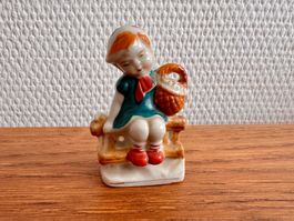 Entzückende Porzellan Figur aus dem Japan der Nachkriegszeit