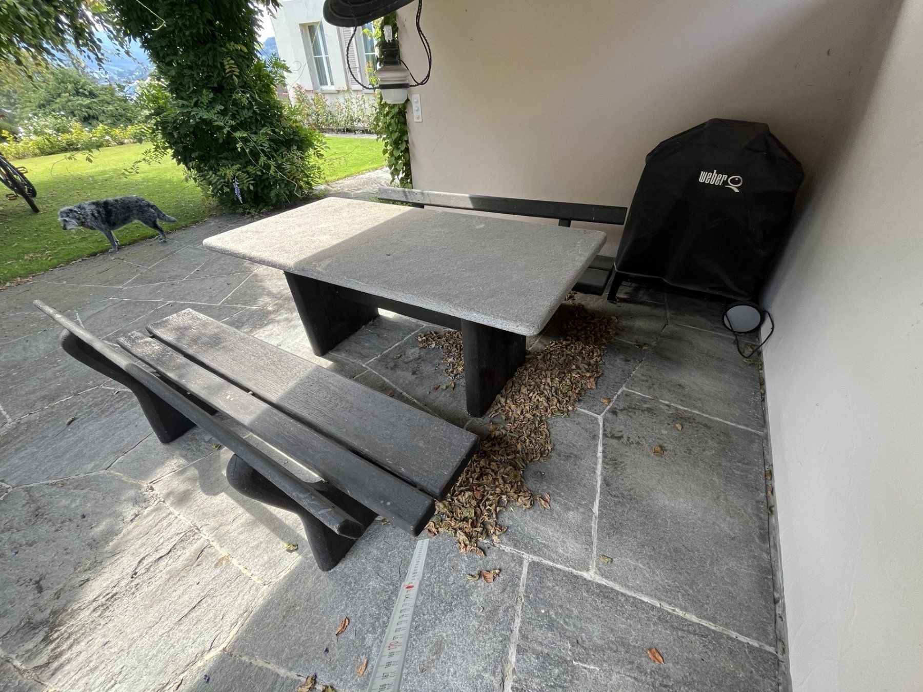 Set di tavolo e panche: Gartentisch mit Bänken mit Granitplatte Aussenbereich – Usato da Luzern venduto da Marcito02