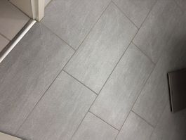 Bodenplatten Feinsteinzeug grau 30x60cm, neu (9 Stück)