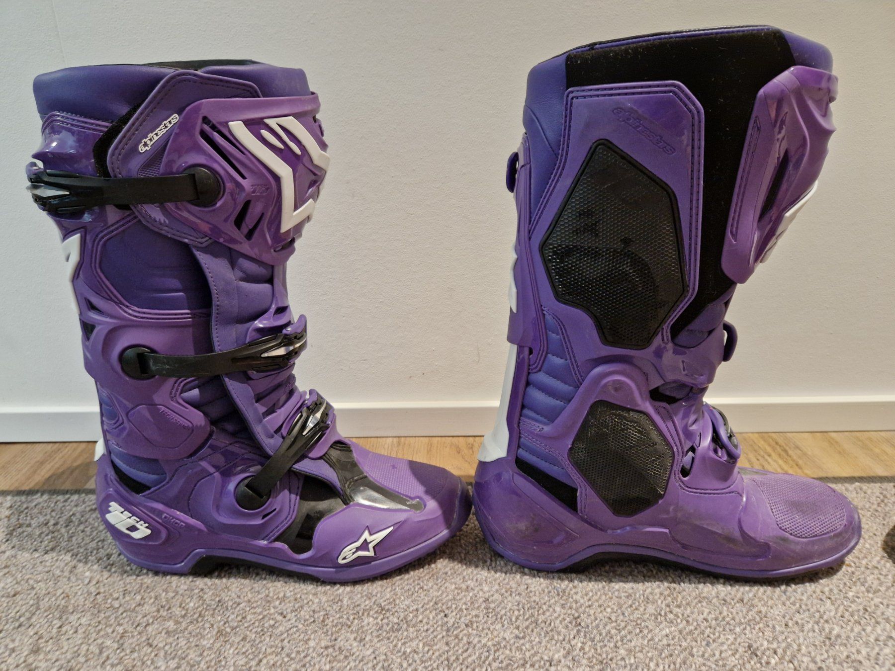 Alpinestars Scarpe da uomo: Alpinestars Stiefel Tech10, violett/schwarz – Usato da Visp venduto da eli.b. 4