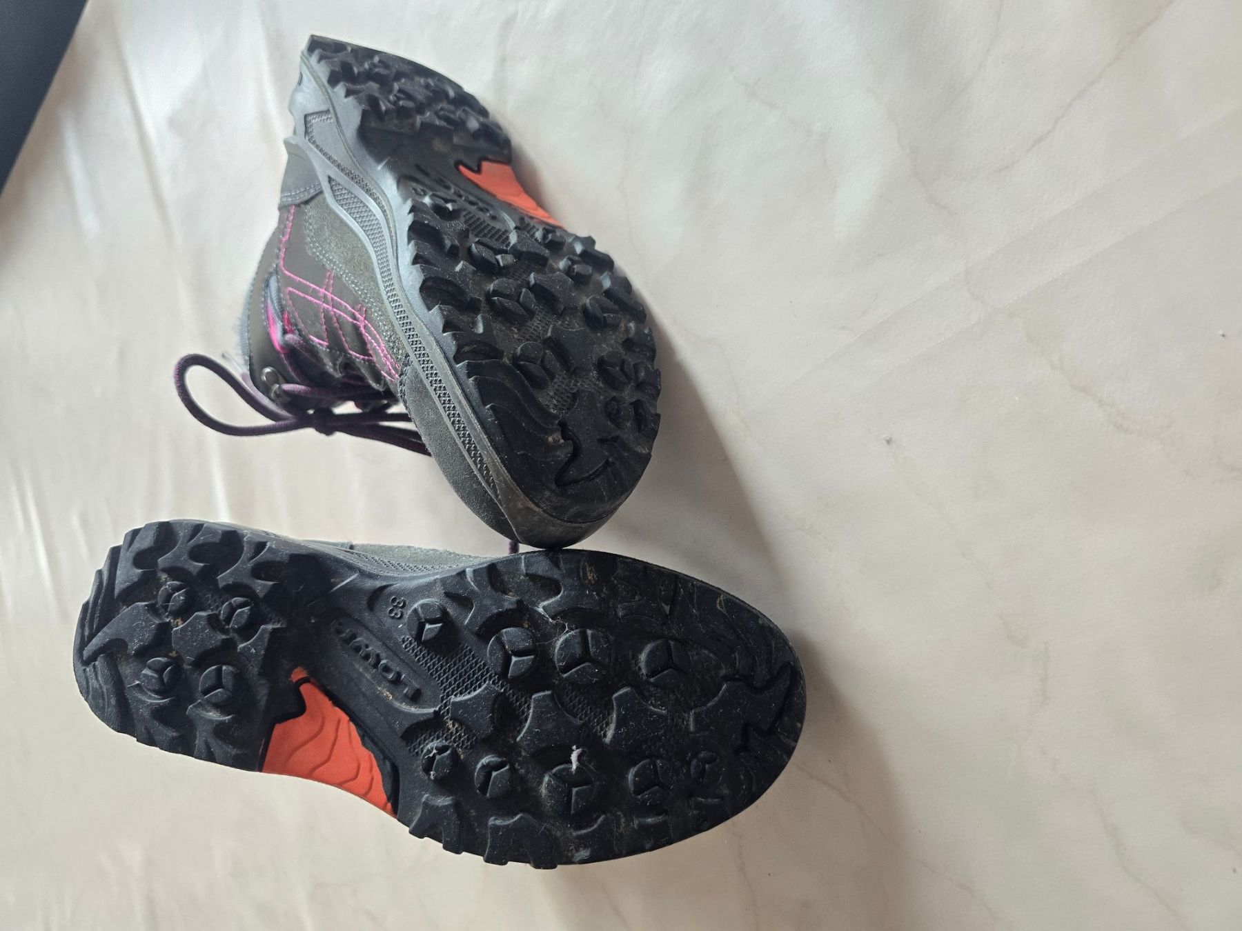 Lowa Scarpe per ragazzi: Wanderschuhe Lowa Kinder Gr. 33 – Usato da Schmerikon venduto da hil_f99h 2