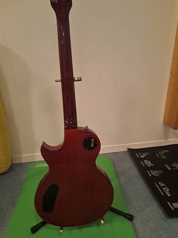 Strumenti musicali: Eruption-Europe Faded Cherry  – Usato da Wichtrach venduto da lomaroti 2