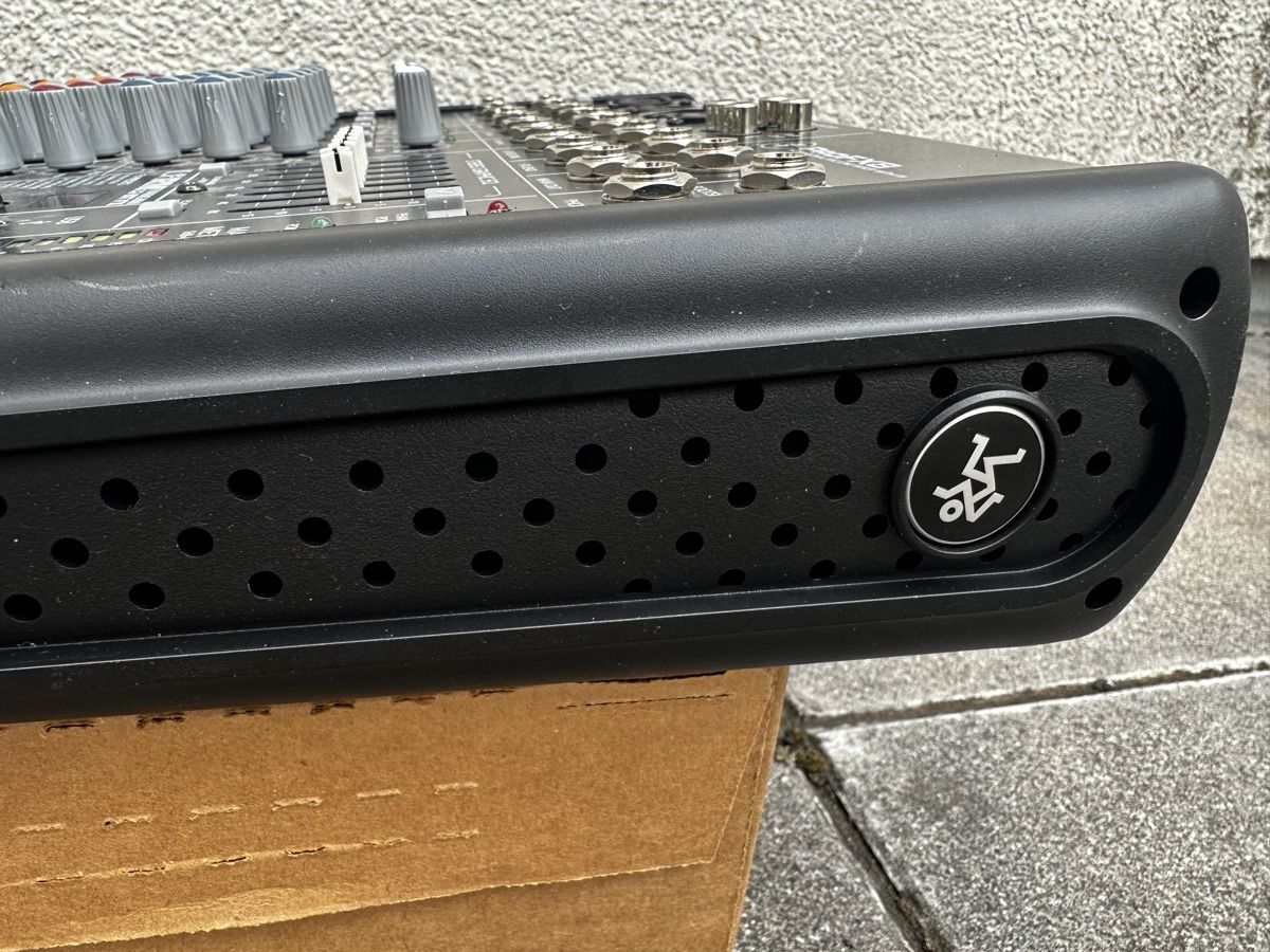 Mackie Console di mixaggio: Mackie ProFX8 Audio Mixer – Usato da Zürich venduto da deftwow 4