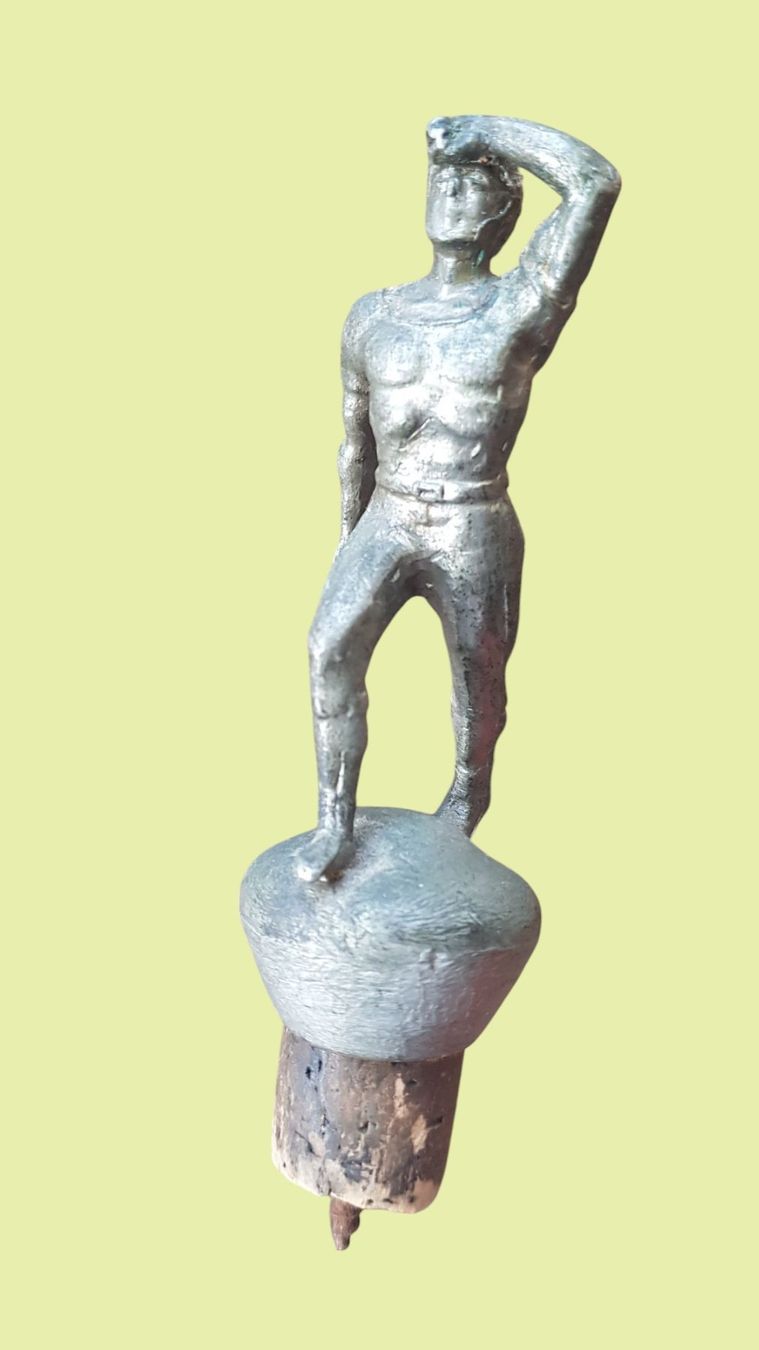 Figuren: Zierkorken Figur Athlet antik – Gebraucht aus Mörschwil von antiksalon 1