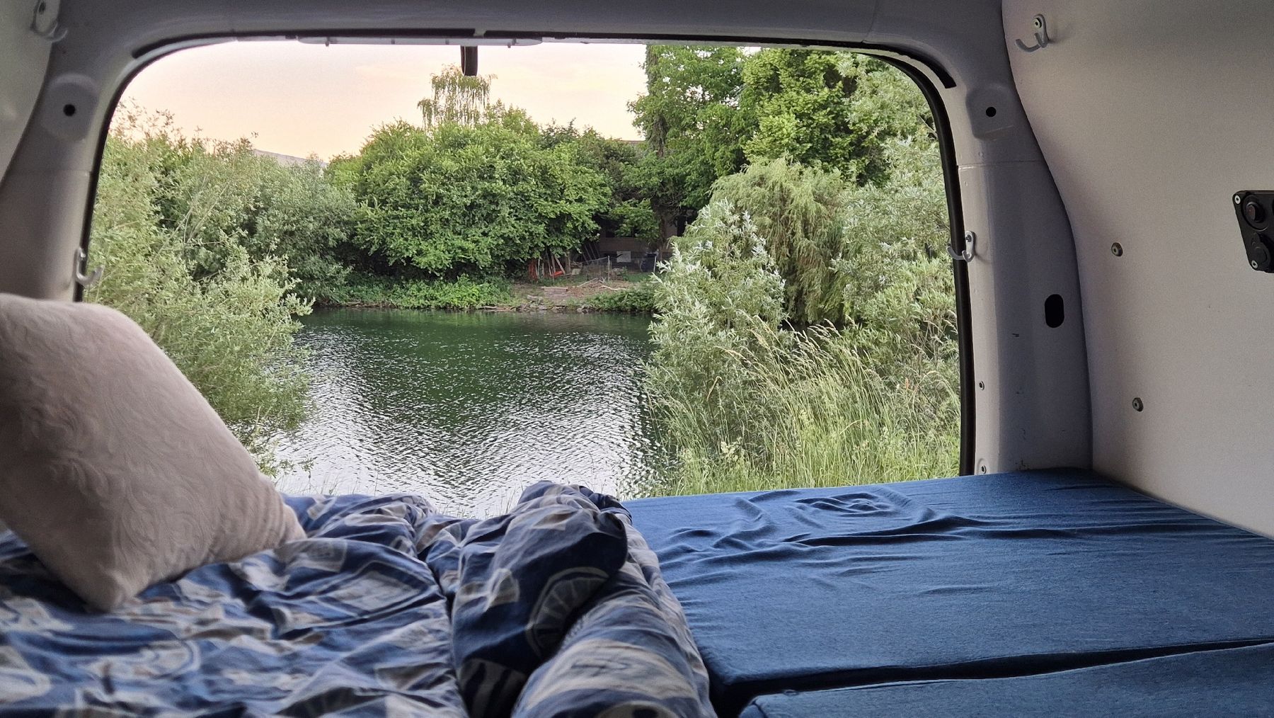 VW Camping Fahrzeuge: VW Caddy Microcamper frisch ab Service neu 8-fach bereift – Gebraucht aus Gals von Pinball79 2