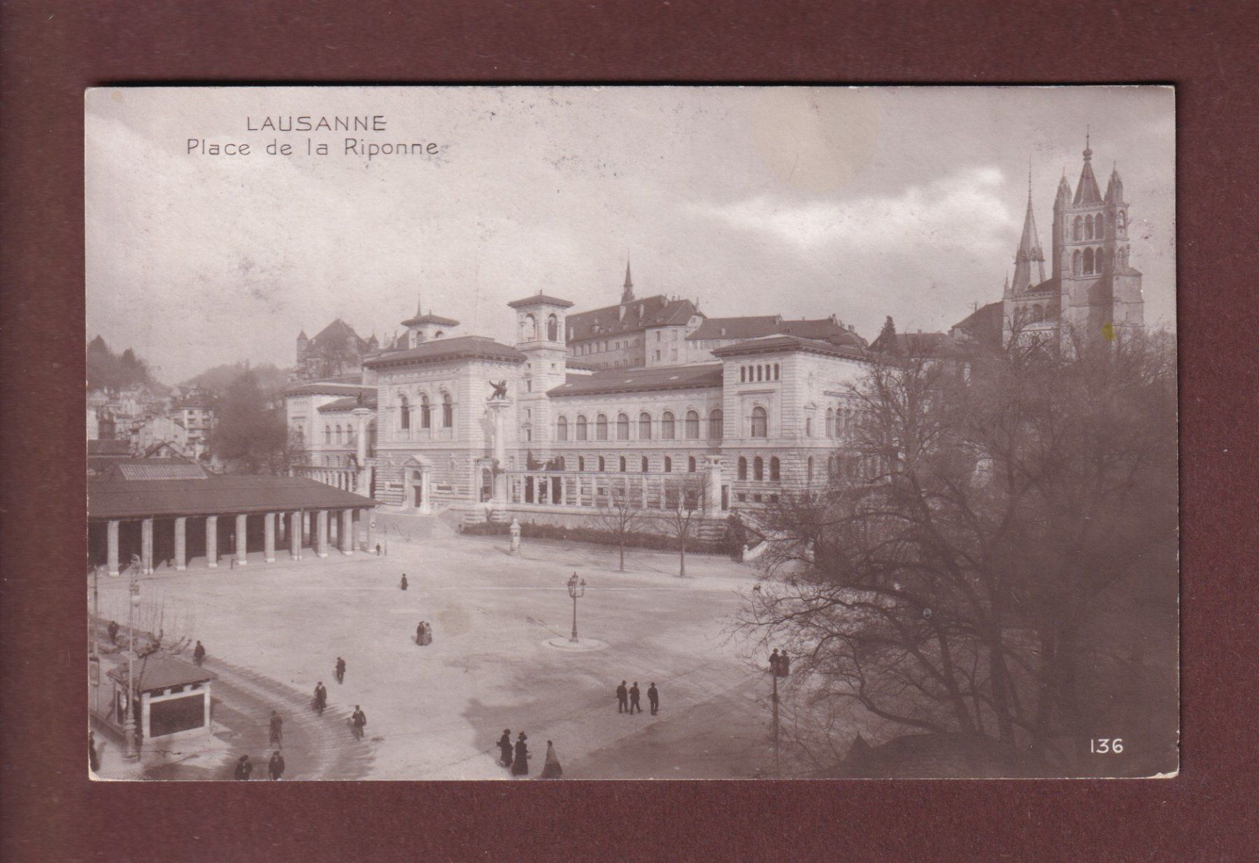 Cartoline postali: LAUSANNE - Place de la Riponne - 1911 – Usato da Pully venduto da nicecards