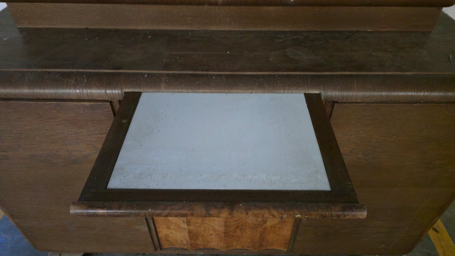 Credenze: Art-Déco Buffet / Kredenz mit Vitrinenaufsatz & Steinplatte – Usato da Melchnau venduto da Andy_198807 6