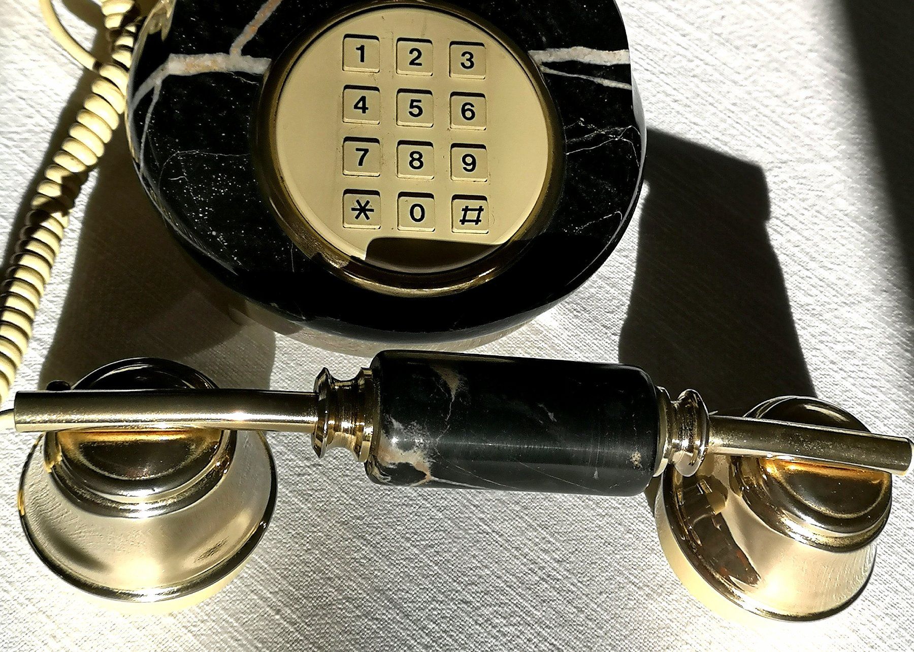 Telefoni: Altes Telefon aus Marmor und Messing – Usato da Zürich venduto da Tanteemma369 8