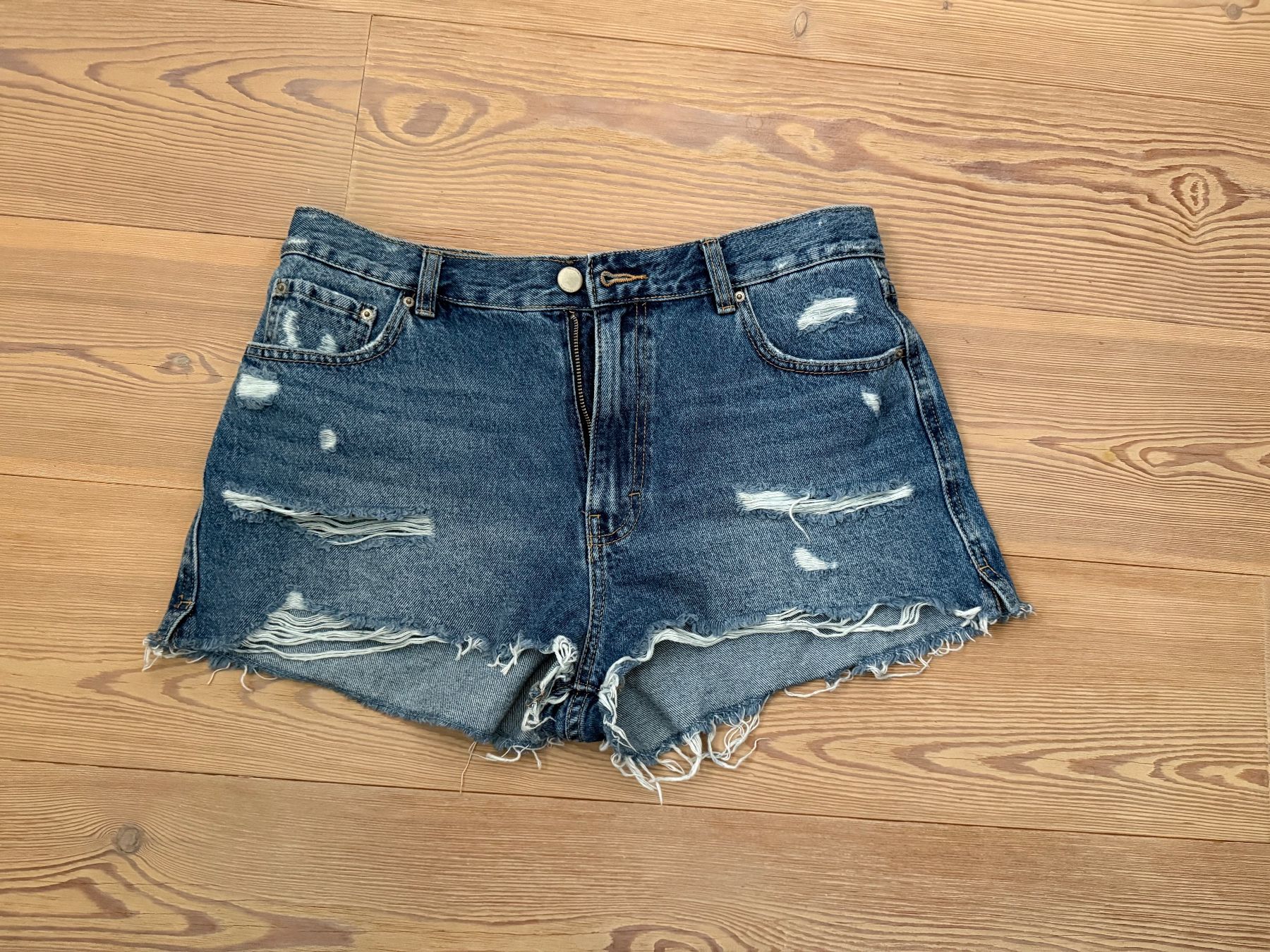 Pull&Bear Jeans: Jeans Shorts Pull&Bear Gr.42 – Usato da Ardez venduto da 2004ankek
